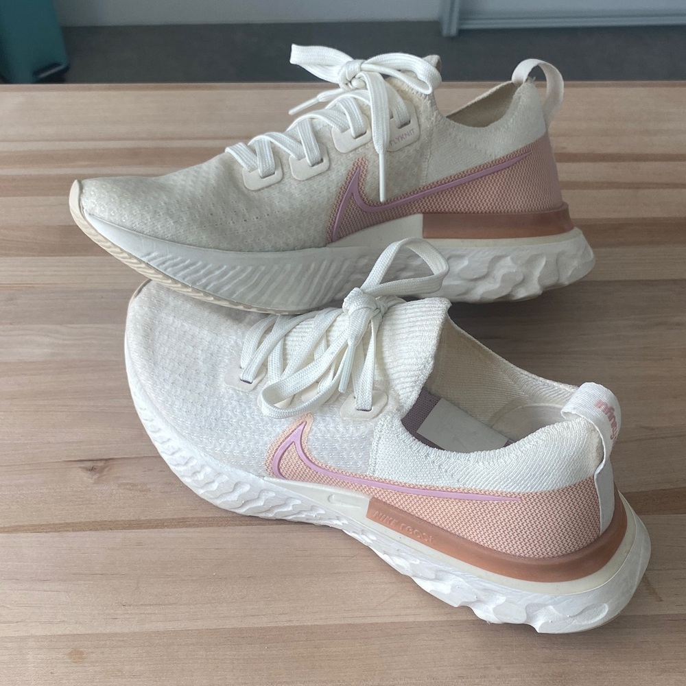 Nike Infinity React Run Flyknit Sneakers